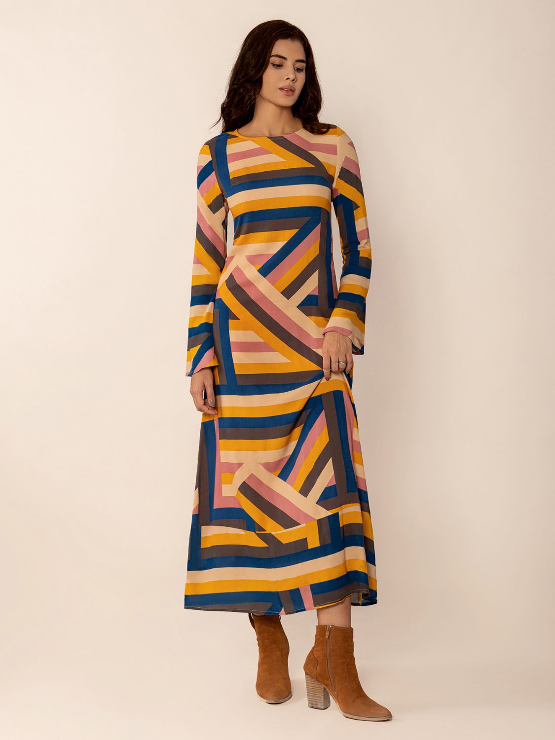 Contrast Round Neck Flare Sleeve Midi Dress